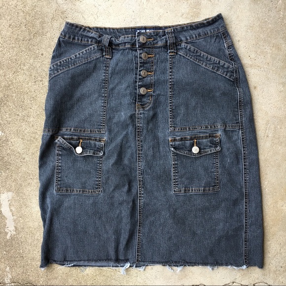 Dresses & Skirts - Denim Skirt!